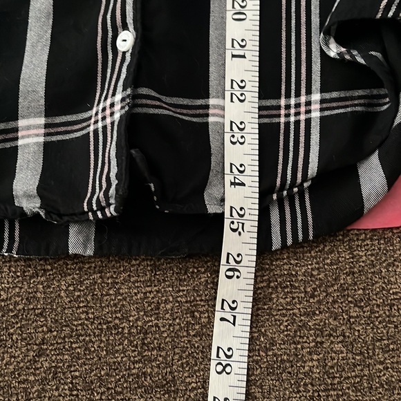 NWOT Victoria Secret Long Sleeve. Excellent Condition Color - Picture 6 of 10